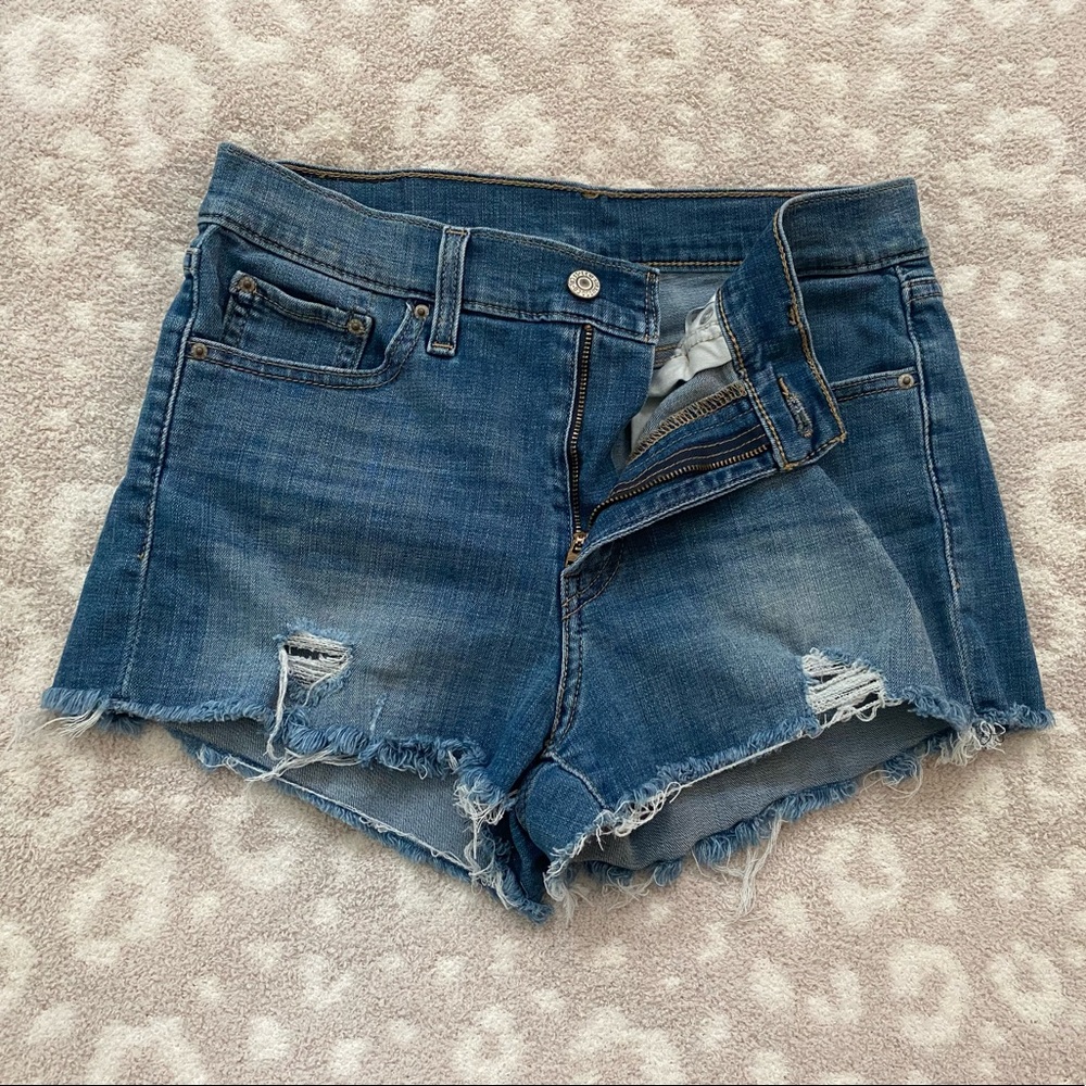 levi’s shorts size 27